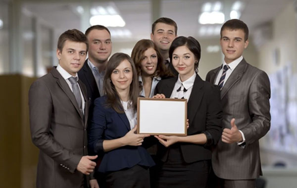 about-4 an real estate agent